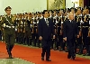 Il Presidente Ciampi con il Presidente della Repubblica Popolare Cinese, Hu Jintao, durante la cerimonia di accoglienza al Palazzo dell'Assemblea del Popolo.
