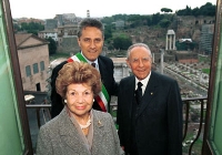 Visita alla città di Roma - Il Presidente Ciampi e la Signora Franca Pilla con il Sindaco di Roma Francesco Rutelli.