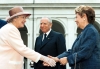 S.M. la Regina Elisabetta II viene accolta al Quirinale dal Presidente della Repubblica Carlo Azeglio Ciampi e dalla moglie Franca Pilla.