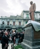  Il Presidente Ciampi scopre il monumento dello Statista Gaetano Martino sulla piazza omonima.
