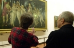 Il Presidente Ciampi accompagnato dalla Direttrice degli Uffizi Anna Maria Petrioli Tofani durante la visita alla Galleria.