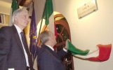 Il Presidente Ciampi con il Presidente della Fondazione Spadolini Cosimo Ceccuti, durante lo scoprimento di una lapide in memoria di Giovanni Spadolini.