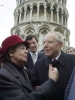 Il Presidente Ciampi con la moglie Franca durante la visita al cantiere per il restauro della Torre di Pisa.
