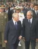 Il Presidente Ciampi  accompagnato dal Ministro della Difesa Antonio Martino al suo arrivo al Parco della Resistenza 