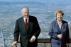 Il Presidente Ciampi con la moglie Franca. Sullo sfondo la città Sudafricana