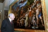 Il Presidente Ciampi, in visita al Castello Estense, osserva il capolavoro di Garofalo Benvenuto Tisi "Il Trionfo di Bacco