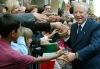 Il Presidente Ciampi accolto dai cittadini al suo arrivo in Prefettura.