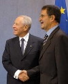 Il Presidente Ciampi con Romano Prodi, Presidente della Commissione Europea all'arrivo a Palazzo Breydel