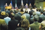 Un momento dell'incontro del Presidente della Repubblica Carlo Azeglio Ciampi con il personale italiano delle Istituzioni Finanziarie Internazionali, durante il quale è stato osservato un minuto di silenzio in memoria dei caduti in Iraq