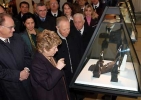 Il Presidente Ciampi, in compagnia della moglie Franca, durante la visita al Centro di Arte Orafa "Il Tari".