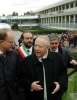Il Presidente Ciampi,d urante la visita al Centro di Arte Orafa "Il Tari", accompagnato da Gianni Carità, Presidente del Centro e dal Sindaco Filippo Fecondo.