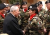 Il Presidente Ciampi tra i militari della Brigata Sassari alla Caserma "La Marmora".