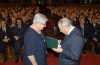 Il Presidente Ciampi consegna l'onorificenza di Commendatore dell'Ordine al Merito della Repubblica Italiana a Ines Figini, nel corso dell'incontro con le Autorità al Teatro Sociale.