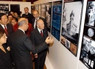 Il Presidente della Ciampi visita la mostra "Sulla via di Tianjin:1000 anni di relazioni tra Italia e Cina", accompagnato dal Sindaco dela città, Dai Xianglong, all'Istituto Italiano di Cultura.