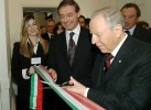 Il Presidente Ciampi, nella foto con il Vice Ministro del Commercio Estero Adolfo Urso ed il Presidente dell'ICE Beniamino Quintieri, alla Royal Academy, inaugura la Mostra "Luxury in Living" organizzata dall'ICE.