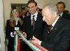 Il Presidente Ciampi, nella foto con il Vice Ministro del Commercio Estero Adolfo Urso ed il Presidente dell'ICE Beniamino Quintieri, alla Royal Academy, inaugura la Mostra "Luxury in Living" organizzata dall'ICE.