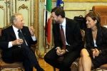 Il Presidente Ciampi si intrattiene con i figli di Beniamino Andreatta, Filippo ed Eleonora, in occasione dela presentazione del volume "La riforma dell'ONU"