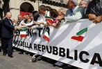 Il Presidente Ciampi al suo arrivo in Piazza Martiri della Libertà.