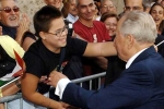 Il Presidente Ciampi durante l'incontro con la gente della città abruzzese