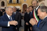 Il Presidente Ciampi al suo arrivo in città con i rappresentanti della Istituzioni locali