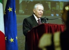 Il Presidente Ciampi rivolge il suo indirizzo di saluto alle Autorità istituzionali, civili, militari, religiose ed i Sindaci della Provincia.