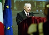 Il Presidente Ciampi rivolge il suo indirizzo di saluto alle Autorità istituzionali, civili, militari, religiose ed i Sindaci della Provincia.