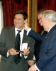 Il Presidente Ciampi consegna il Premio "Vittorio De Sica" a Gianni Morandi