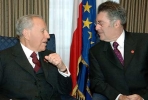 Il Presidente Ciampi a colloquio con il Presidente della Repubblica d'Austria Fischer, a margine dell'incontro tra i Capi di Stato firmatari dell'articolo &quot;Uniti per l'Europa&quot;.