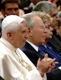 Il Presidente Ciampi con la moglie Franca tra il Santo Padre Benedetto XVI ed il Presidente della Camera Pier Ferdinando Casini, durante il Concerto in onore del Papa