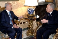 Il Presidente Ciampi con il neo Presidente della Camera Fausto Bertinotti a colloquio nel suo studio al Quirinale