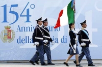 La Bandiera della Polizia di Stato decorata della Medaglia d'Oro al Valor Civile, dal Presidente Ciampi, in occasione dell'anniversario di fondazione.