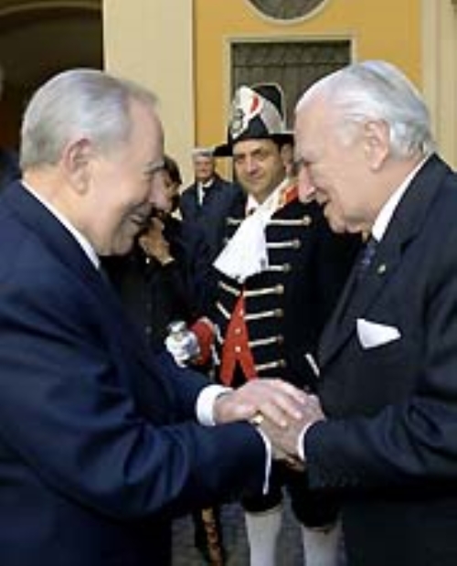 Visita ufficiale del Presidente della Repubblica Carlo Azeglio Ciampi al Sovrano Militare Ordine di Malta, Sua Altezza Eminentissima il Principe Fr&#224; Andrew Bertie (Roma, Palazzo Magistrale, 4 aprile 2006)