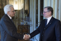 Il Presidente Sergio Mattarella accoglie il Governatore della Banca d'Italia Ignazio Visco