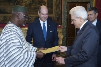 Il Presidente Sergio Mattarella con S.E. Bruno Maïga, nuovo Ambasciatore della Repubblica del Mali, in occasione della presentazione delle Lettere Credenziali