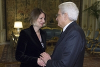 Il Presidente Sergio Mattarella accoglie Maria Villecco Calipari