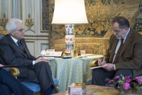 Il Presidente Sergio Mattarella nel corso dell'intervista con Richard Heuzé, corrsipondente di Le Figaro per l'Italia