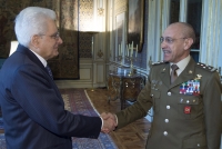 Il Presidente Sergio Mattarella accoglie il Gen. C.A. Danilo Errico, Capo di Stato Maggiore dell'Esercito