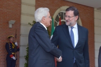 Il Presidente Sergio Mattarella accolto dal Presidente del Governo Mariano Rajoy a Palazzo della Moncloa in occasione della visita nel Regno di Spagna