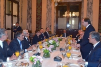 Il Presidente Sergio Mattarella durante l'incontro con personalità italiane e spagnole in occasione della visita nel Regno di Spagna
