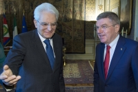 Il Presidente Sergio Mattarella accoglie Thomas Bach, Presidente del CIO
