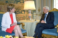 Il Presidente Sergio Mattarella con  l'On. Anne Brasseur, Presidente dell'Assemblea Parlamentare del Consiglio d'Europa, durante i colloqui