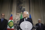 Il Presidente della Repubblica Sergio Mattarella con i giornalisti dopo il conferimento dell'incarico al Prof. Conte