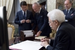 Il Presidente della Repubblica Sergio Mattarella firma il decreto di nomina 