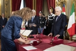 Il Presidente della Repubblica Sergio mattarella con Erika Stefani, Ministro senza portafoglio, in occasione del giuramento