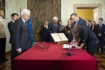 Il Presidente della Repubblica Sergio Mattarella con il Ministro senza portafoglio, Alessandra Locatelli in occasione del giuramento