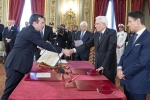 Il Presidente della Repubblica Sergio Mattarella con il dott. Vincenzo Amendola, Ministro senza portafoglio, in occasione del giuramento