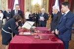 Il Presidente della Repubblica Sergio Mattarella con l'on. Paola De Micheli, Ministro delle Infrastrutture e dei Trasporti, in occasione del giuramento