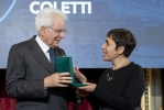 Il Presidente Sergio Mattarella conferisce "motu proprio" l'onorificenza di Ufficiale dell'Ordine al Merito della Repubblica Italiana a Maria Coletti