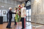 Il Presidente della Repubblica Sergio Mattarella alla stazione di Bologna depone una corona di fiori sulla lapide  in memoria delle vittime della strage del 2 agosto 1980
