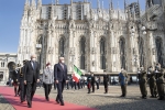 Il Presidente Sergio Mattarella e il Presidente della Repubblica Federale di Germania Frank-Walter Steinmeier passano in rassegna un reparto schierato che rende gli onori, in occasione della visita ufficiale

